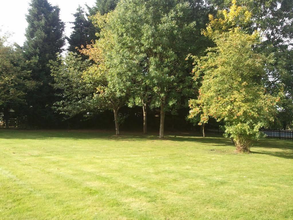 Latchmead Bed & Breakfast Stansted Mountfitchet Buitenkant foto